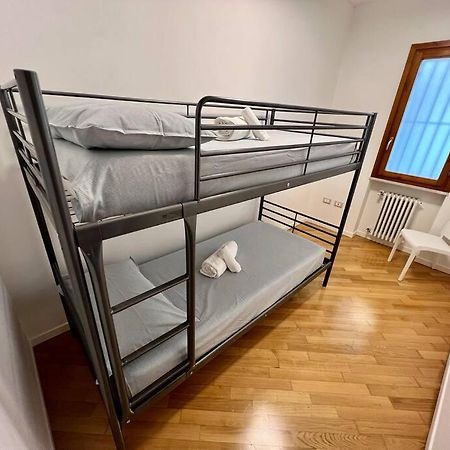Beija Flor-Trilocale Piazza Garibaldi N18 Lejlighed Desenzano del Garda Eksteriør billede