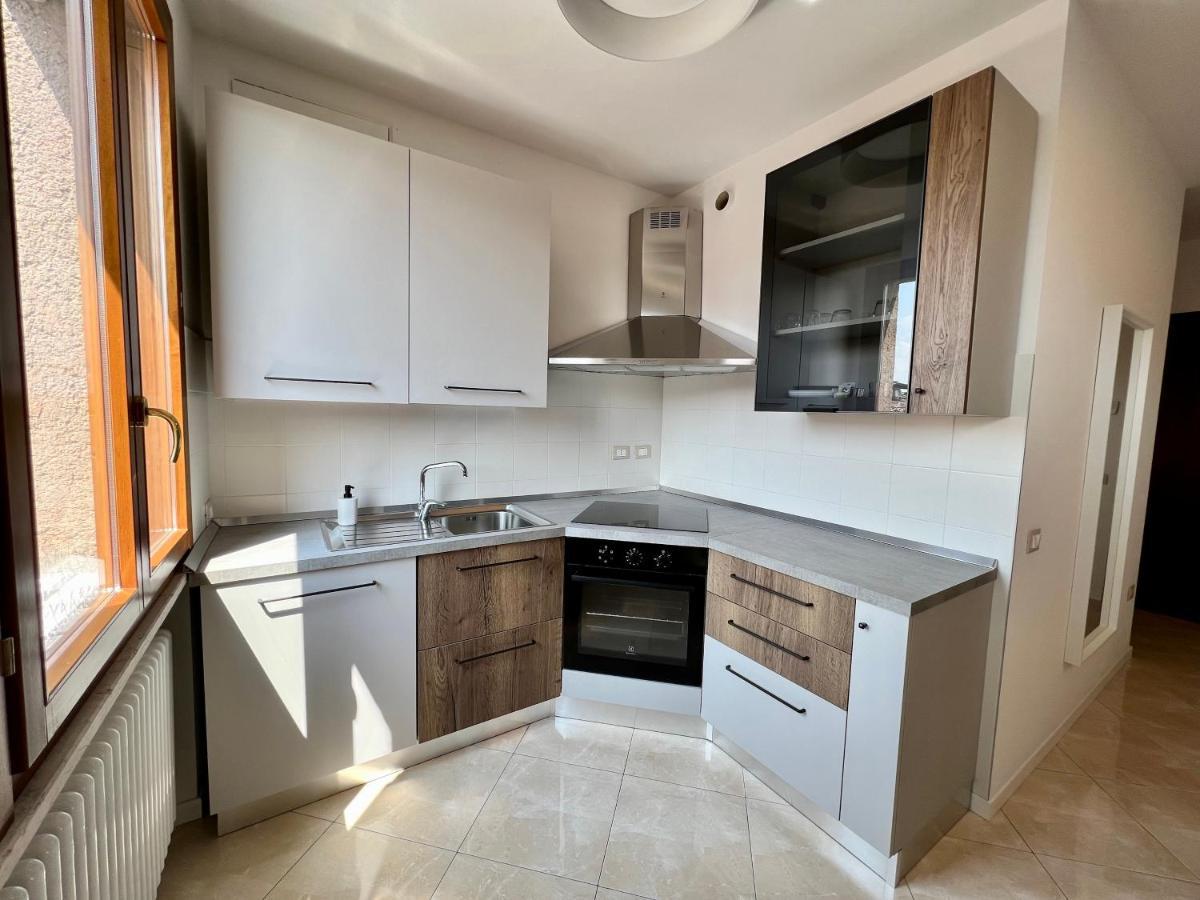 Beija Flor-Trilocale Piazza Garibaldi N18 Lejlighed Desenzano del Garda Eksteriør billede